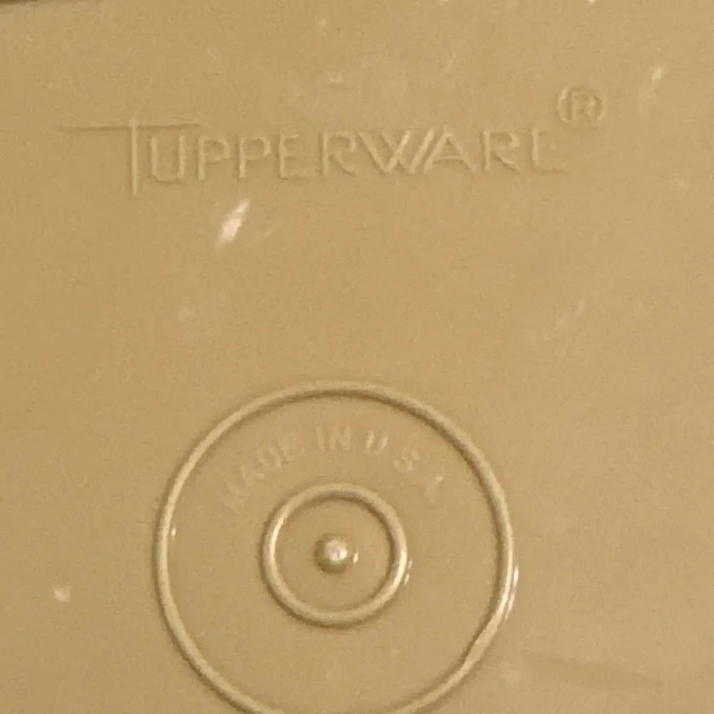 Tupperware 1330-5 Vintage Square Storage Container Snap Lid Green/Beige 1330ml